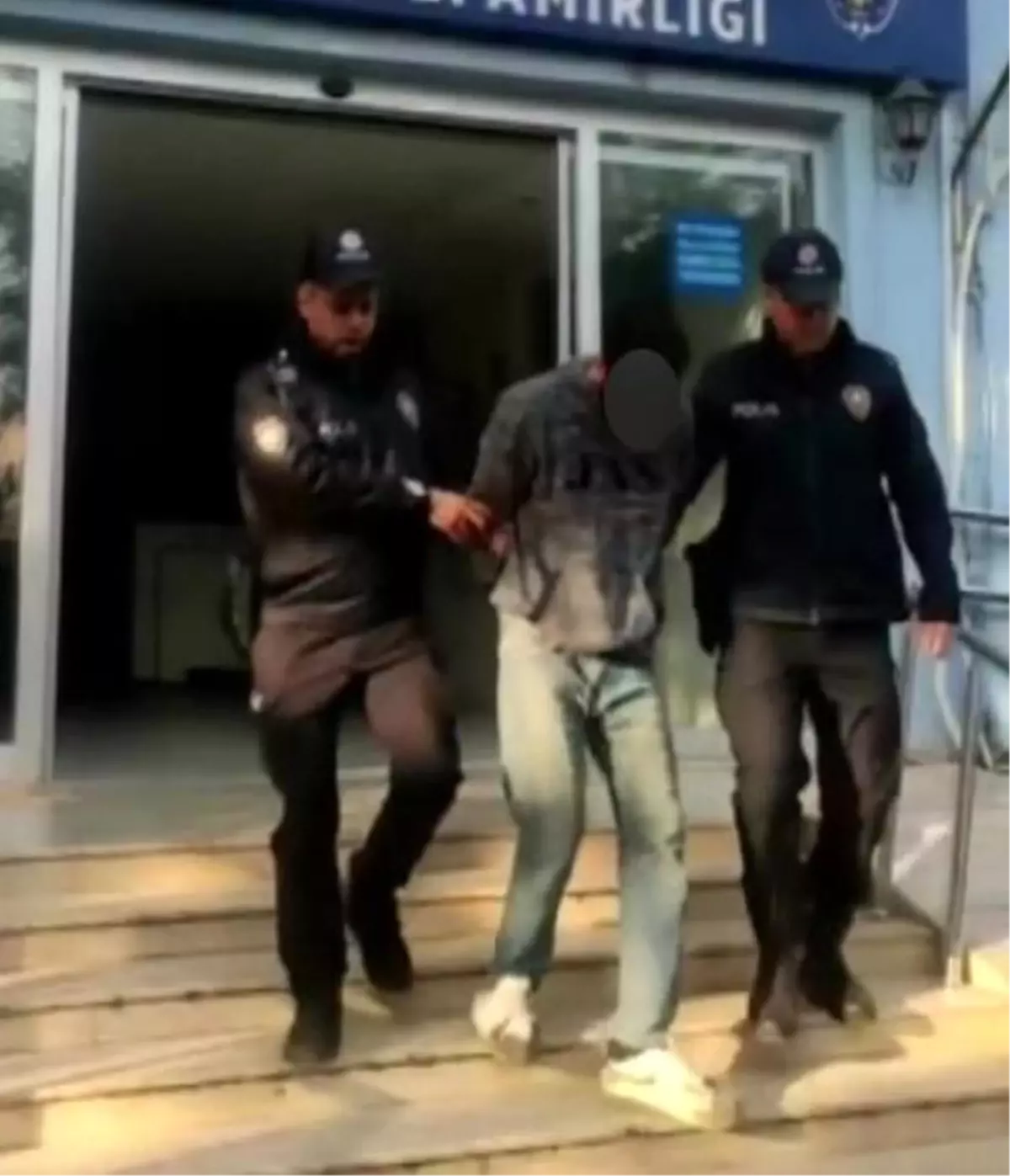 adanada dolandiricilik suphelisi hur birakildi vvOEubZE