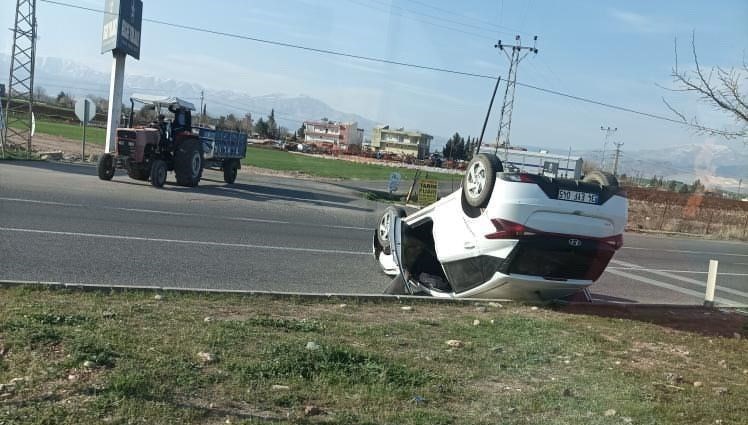 adiyamanda araba takla atti tP1NOI31