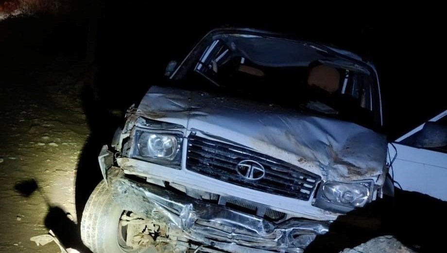 Adıyaman'da kamyonet uçuruma yuvarlandı: 1 meyyit, 1 ağır yaralı 71 adiyamanda kamyonet ucuruma yuvarlandi 1 meyyit 1 agir yarali