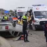 adiyamanda korkutan kaza araba takla atti In2pwjFK