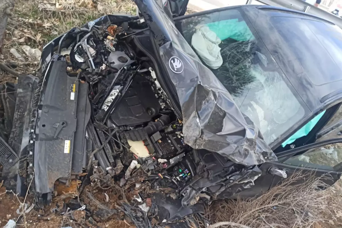 ak partili belediye baskani ailesiyle birlikte kaza gecirdi ShQvrfHa