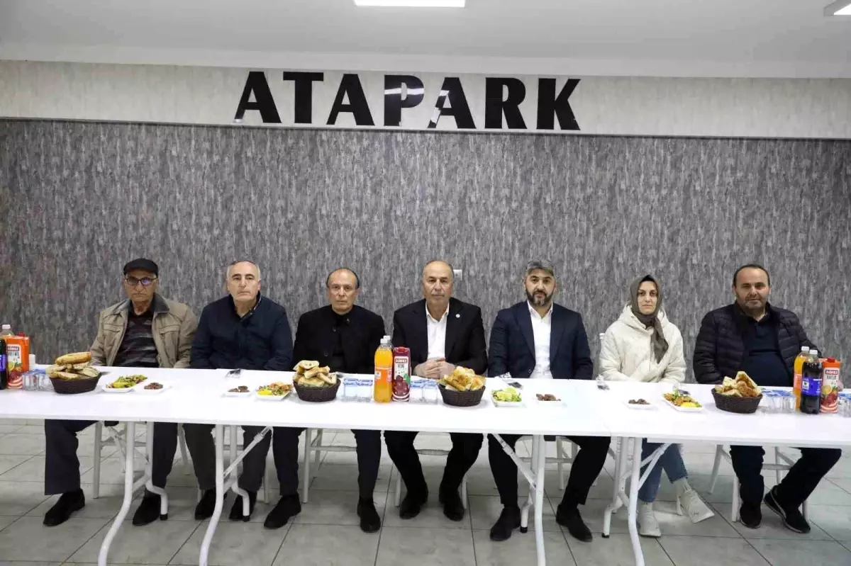 alaca belediye baskani arslan personeliyle iftar yemeginde bir ortaya geldi GpOQ9mXm
