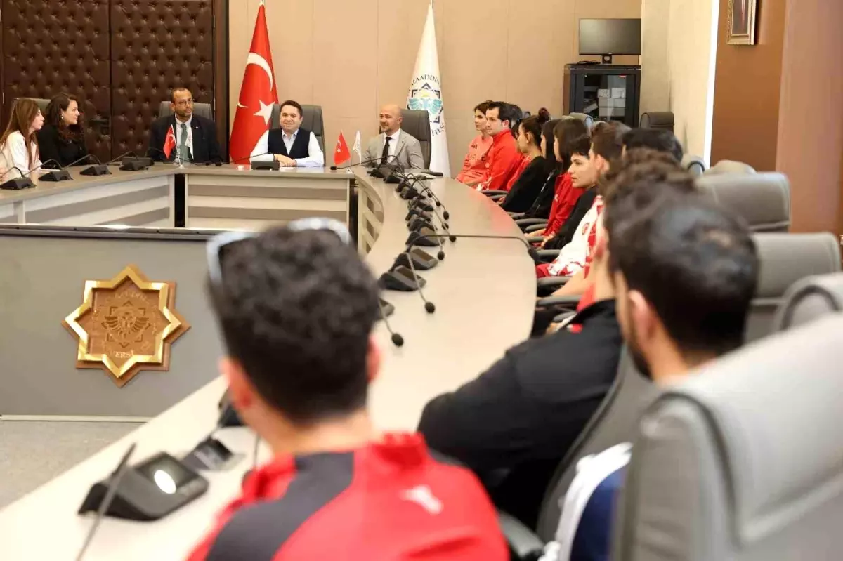 alku atletleri rektor turkdogan ile bulustu t4Xz39DU