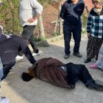 alzheimer hastasi yasli adami demir boruyla dovdu VKCtKZKR