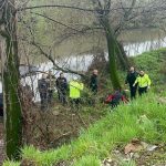 araba dereye dustu soforu hayatini kaybetti ac5223bS