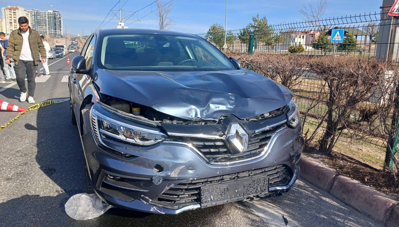 Araba Kazası Sonucu Engelli Vatandaş Hayatını Kaybetti 71 arabanin carptigi engelli hayatini kaybetti gLHuzwgR