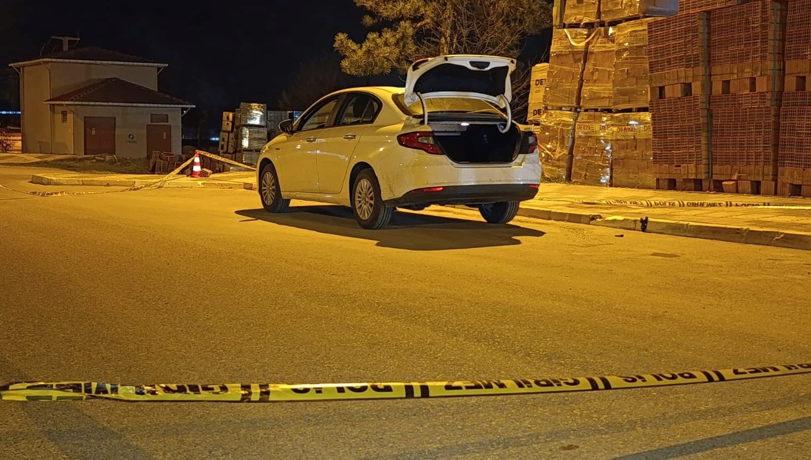 aracindan inerek kendini vuran genc hayatini kaybetti 2JlrgVVS