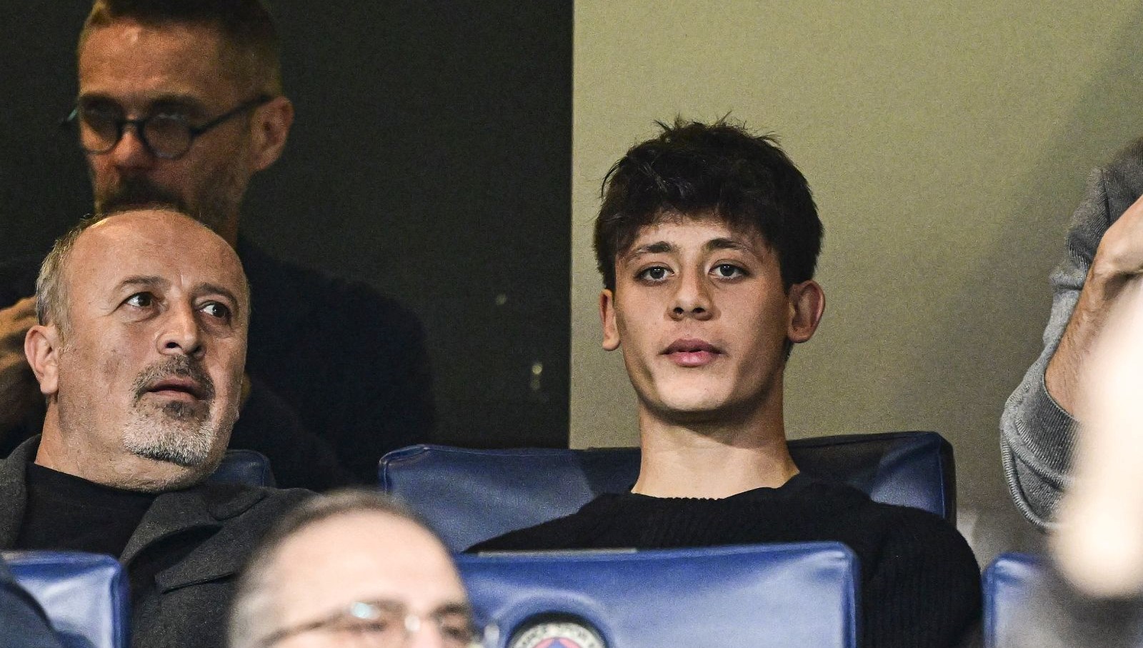 Arda Güler, Gözler Önünde: Kadıköy'de Nostalji Rüzgarı! 71 arda guler fenerbahce maci icin kadikoyde WCTdNXXY