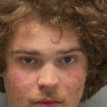 arkadaslarin arbedesi kanli bitti evvel irkcilik yapti sonra kulagini isirarak kopartti nFfddb9B