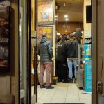 asansor kabininin olmadigini fark etmedi asagiya dustu lsi9t4hw