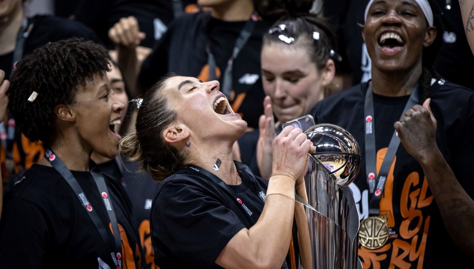 asena yalcin insallah darisi euroleague finaline dC433hL2