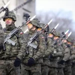 avrupa alarma gecti birinci atilim polonyadan geldi tum erkekler askere alinacak ZVWbVV2L