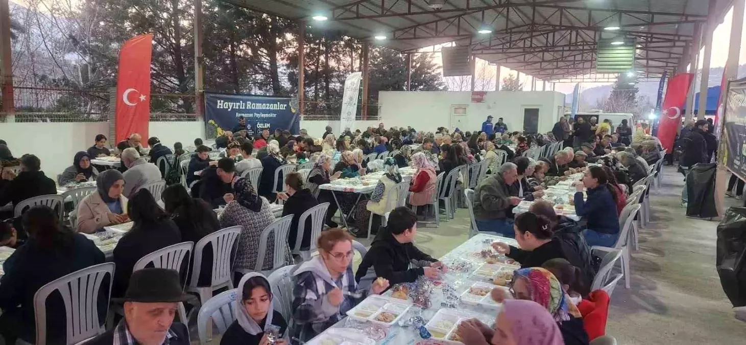 aydinda ramazan iftar sofrasi kuruldu VKIhBhdf