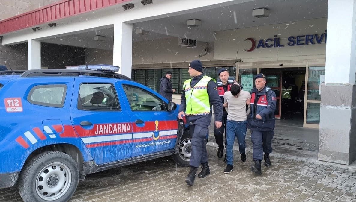 Uykudaki Babaya Ölümcül Hainlik: Tutuklama Yapıldı 71 babasini uykusunda olduren kisi tutuklandi vccAXlX6