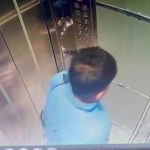 bahsis alamayan davulcu binanin asansorune tuvaletini yapti VHstYDII