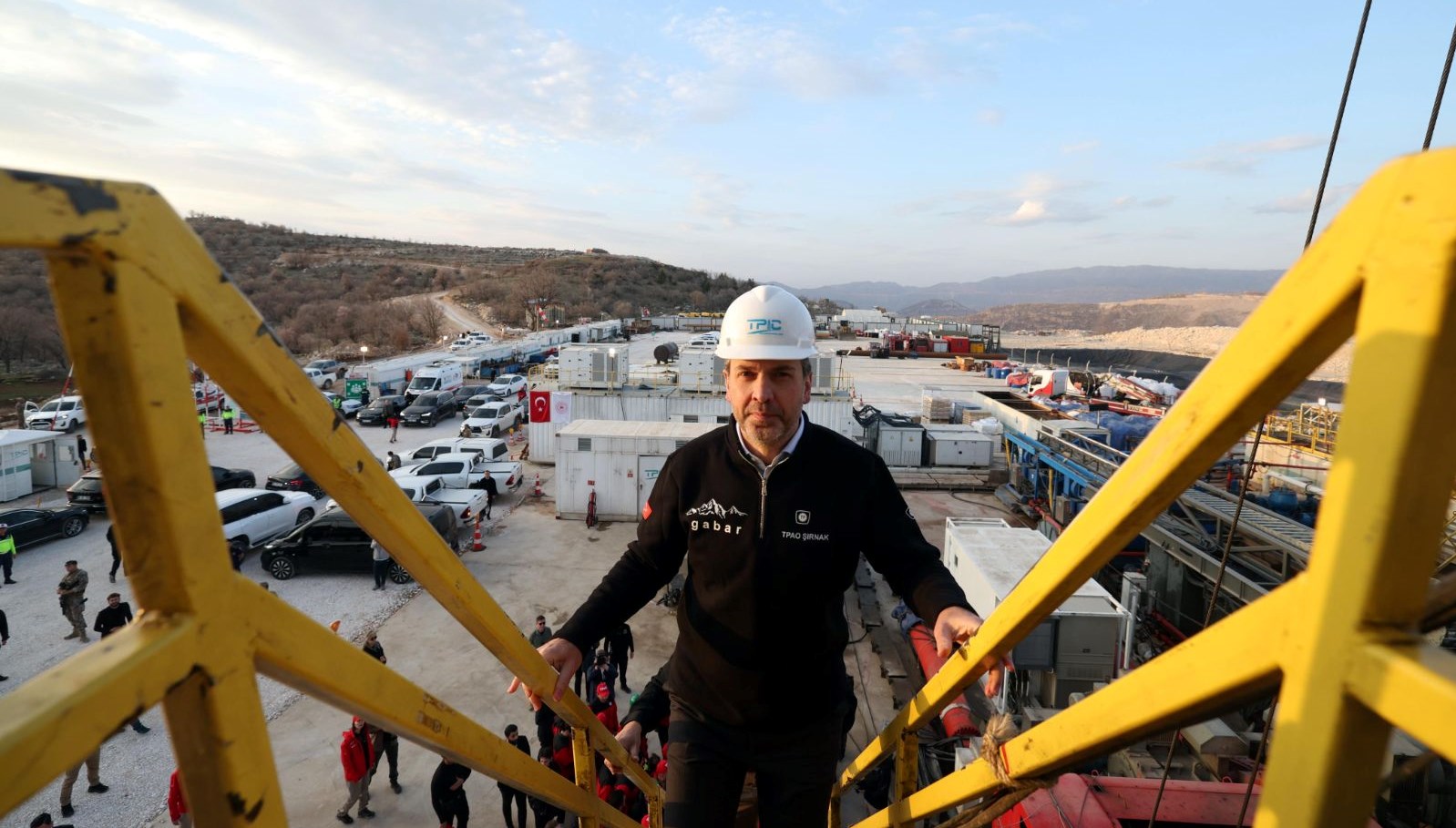 bakan bayraktar gabarda petrol uretimi gunluk 80 bin varili asti fFUFsOXk