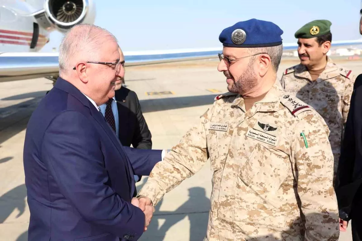 Bakan Güler'den Suudi Arabistan'da Kritik Ziyaret 71 bakan guler suudi arabistanda resmi temaslarda s4BwvenT