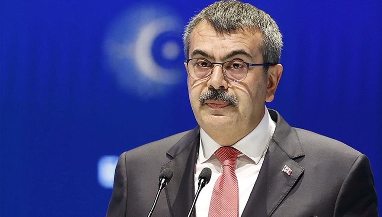 bakan tekin acikladi bayramda ogretmenlere elektronik ortamda uzaktan egitim 8EdUqruP