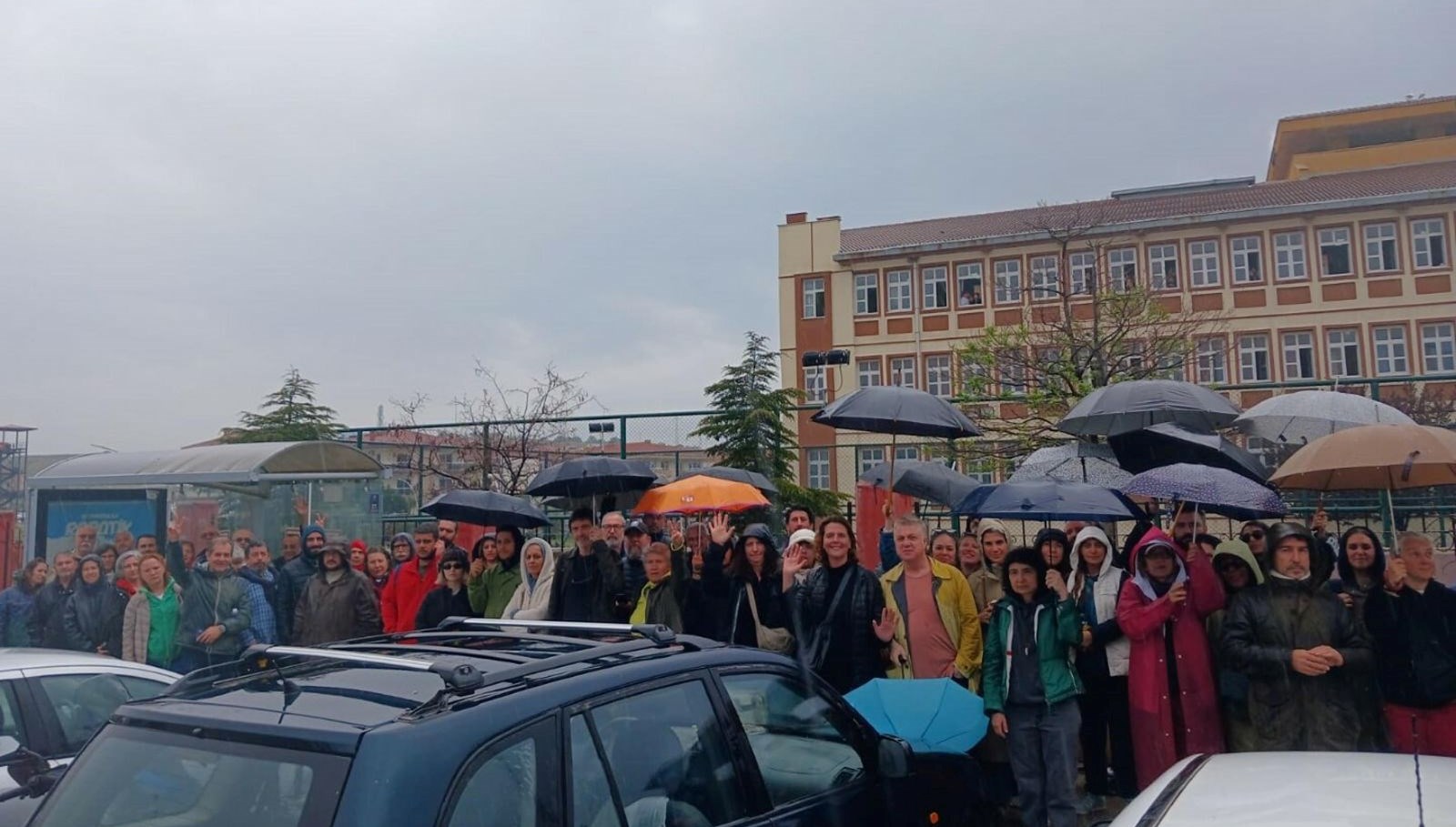 balikesirdeki protesto sovlarina 7 gozalti Obf1pYSG