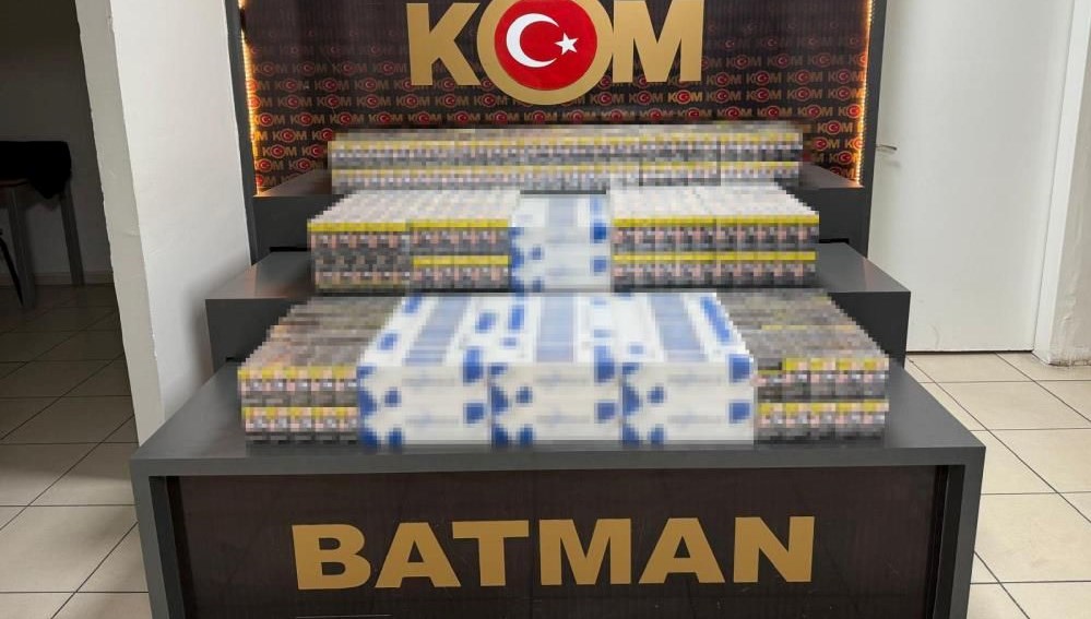 Batman'da Rekor Kaçak Sigara Operasyonu: 5 Bin 380 Paket Ele Geçirildi! 71 batmanda 5 bin 380 paket kacak sigara ele gecirildi JAmmc8hE