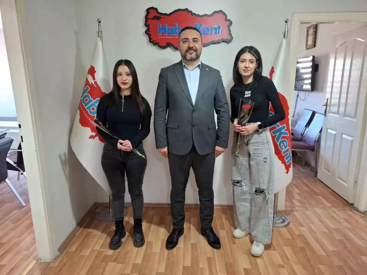 bayan gazetecilere 8 mart kutlamasi yLAaSyr8