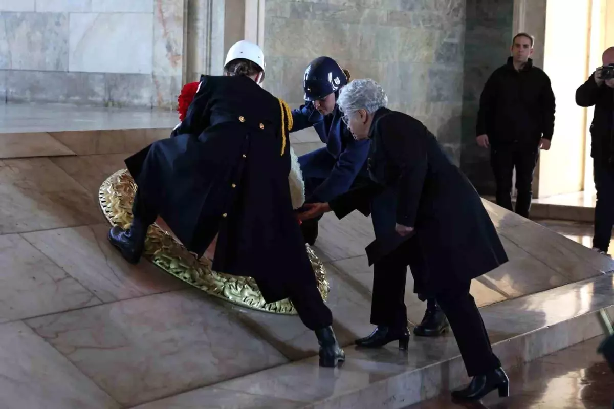 bayanlar gununde anitkabir ziyareti heDALGwV