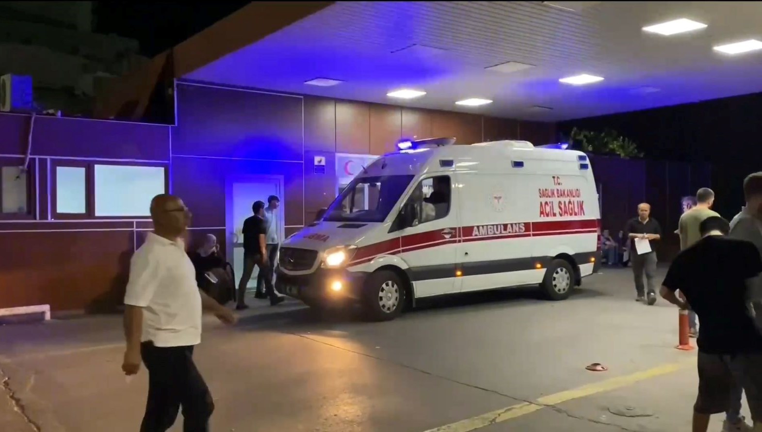 Bayram Coşkusu Kanda Boğuldu: Dilan'ın Feci Ölümü 71 bayram aciya donustu dilan kocasi tarafindan katledildi KiH6j2lU