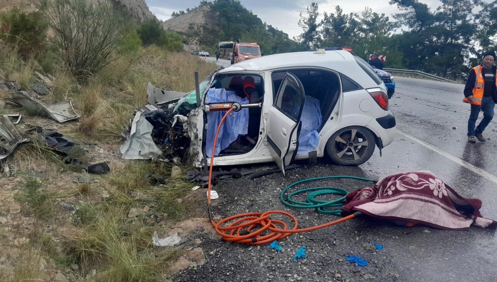 Bayram Acısı: Aileden İki Canı Alan Feci Kaza 71 bayram gunu feci kaza birebir aileden iki meyyit 2rca6uLb