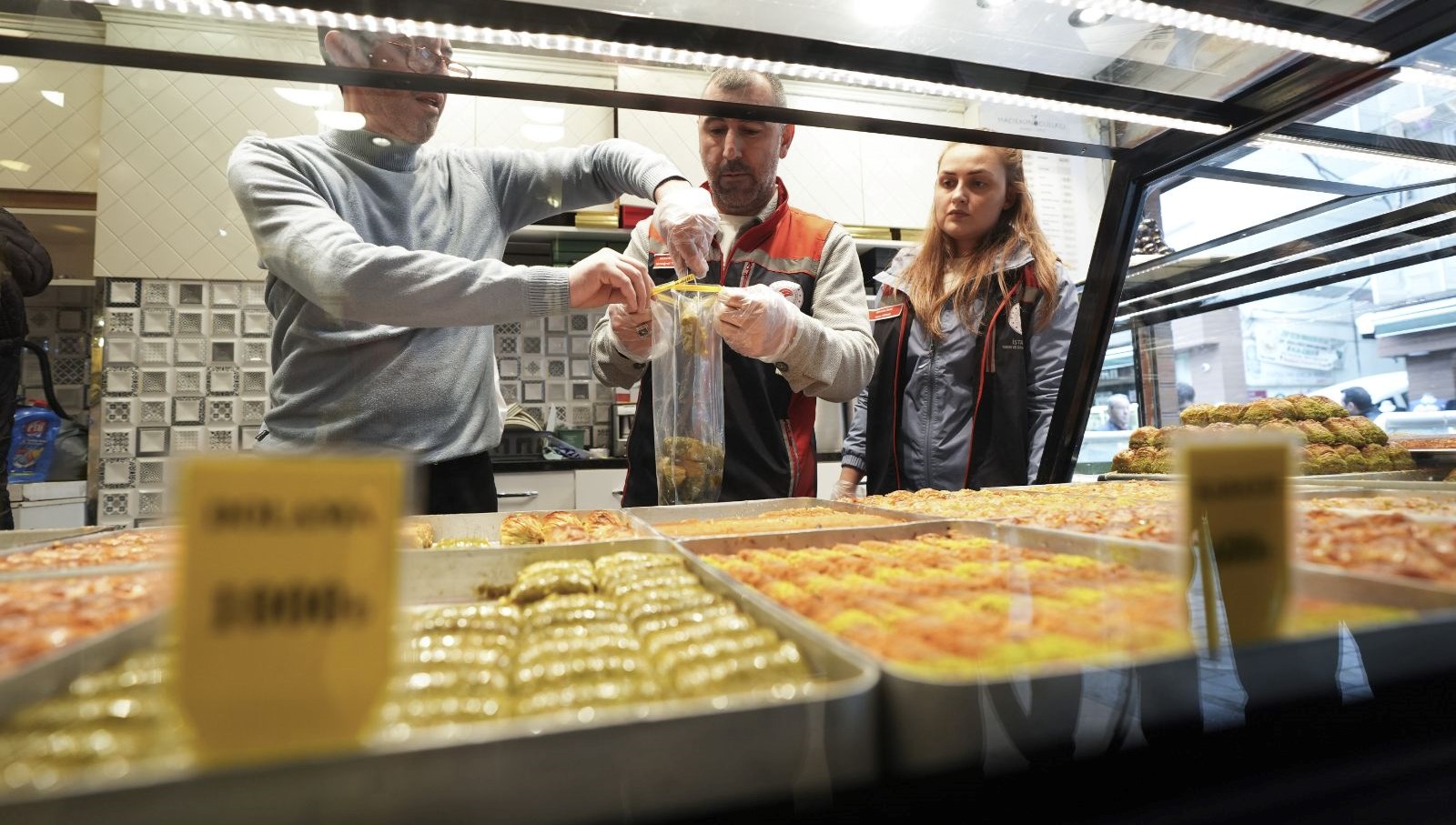 bayram oncesi besin kontrolleri suruyor vZ4WFFt7