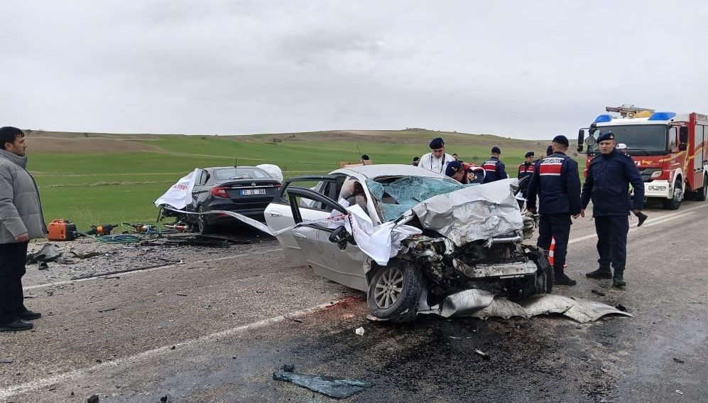 bayram oncesi katliam uzere kaza 6 meyyit e4mRS1Bk