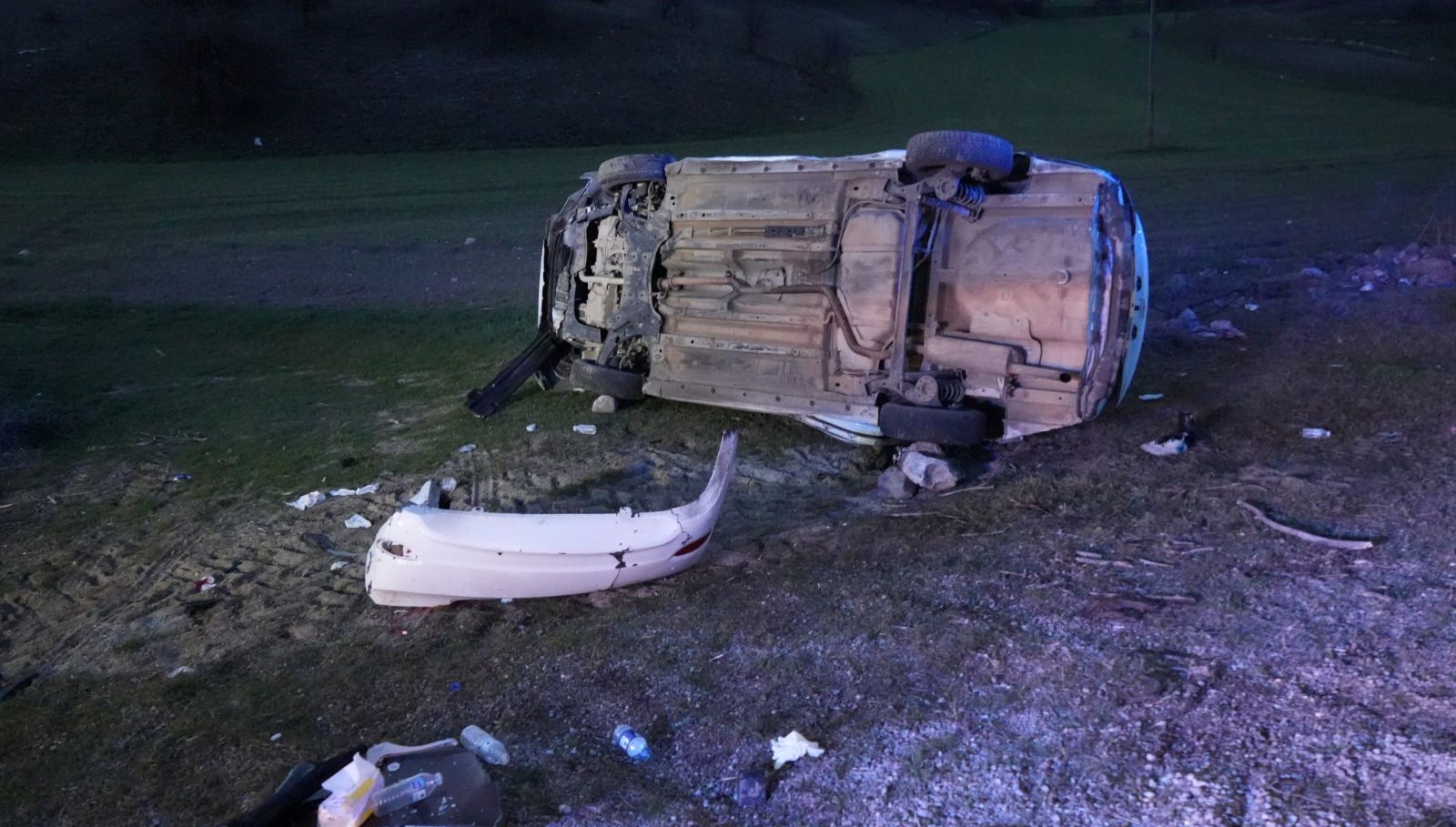 bayram tatilinegiden ailenin arabasi takla atti 5 yarali wcdfFHik