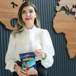 bebe biskuvisinin reklam yuzuydu artik firmanin yoneticisi oldu BUiuYyGj