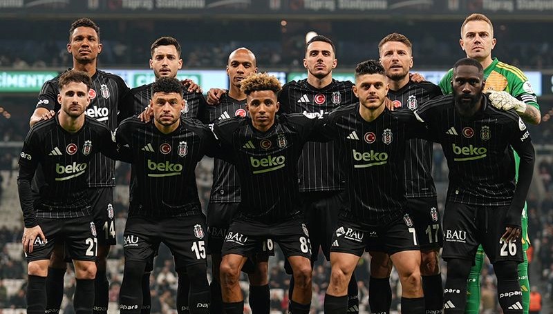 besiktas tribunlerinden galatasaray maci talebi derbiye turk hakem istemiyoruz BEaOVU8V