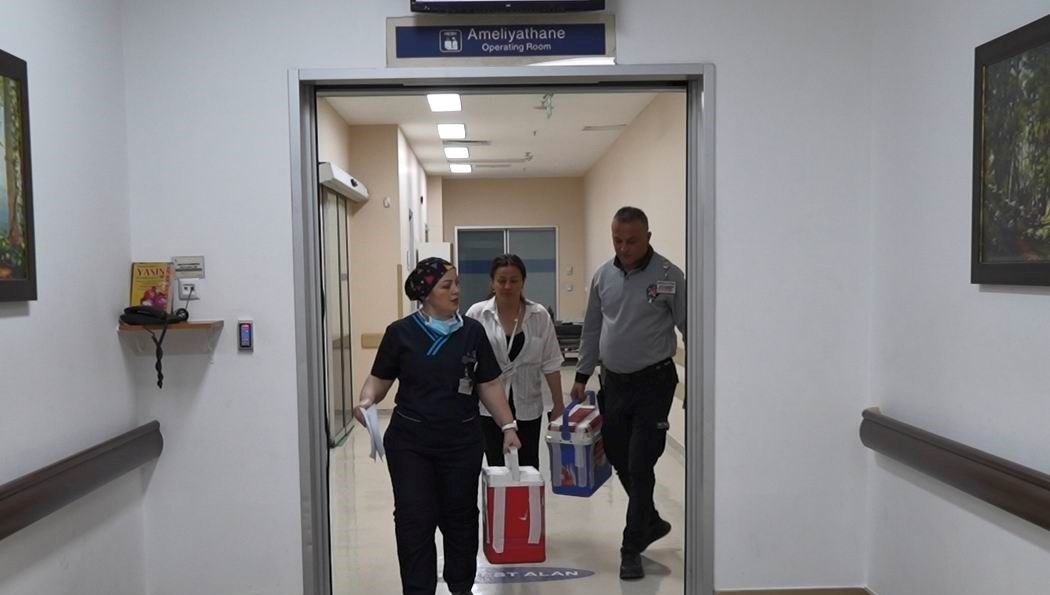 beyin vefati gerceklesen 53 yasindaki hastanin organlari 5 sahsa umut oldu ZfrarOlg