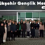 bursa buyuksehir belediye baskani bozbey genclerle sahurda bir ortaya geldi Ak3XVPl7