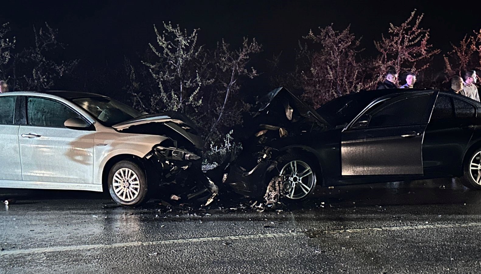 bursada iki araba bas basa carpisti biri agir bes yarali h4YOWlEy