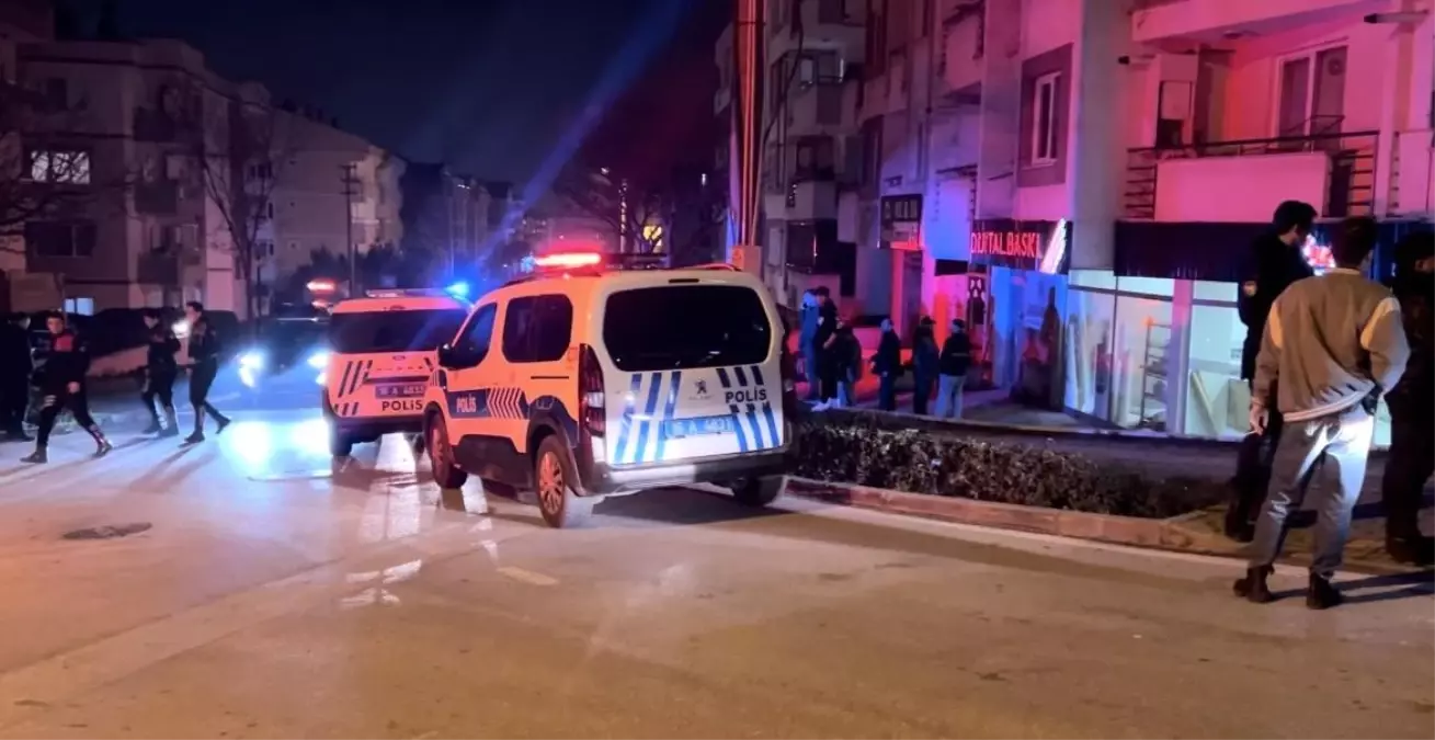 Bursa'da Silahlar Konuştu: Kurşunlar Arasında İki Can 71 bursada kursunlama olayi 2 yarali f2R9nBiB