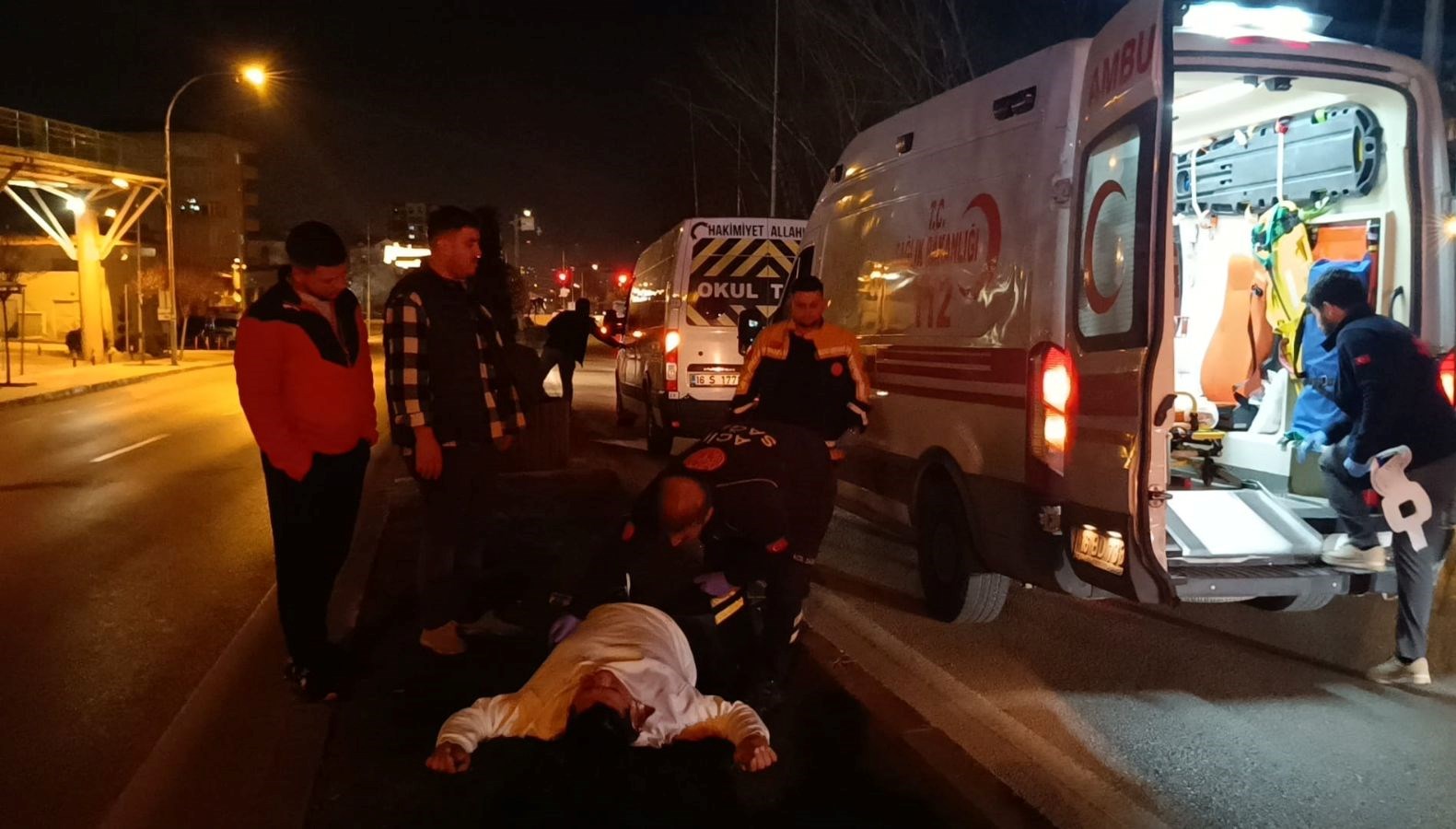 bursada trafik kazasi sonrasi soforler ortasinda arbede bir yarali gGLQn66U