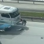 cekicle saldirdigi tirin altinda kaliyordu BVjycWnC