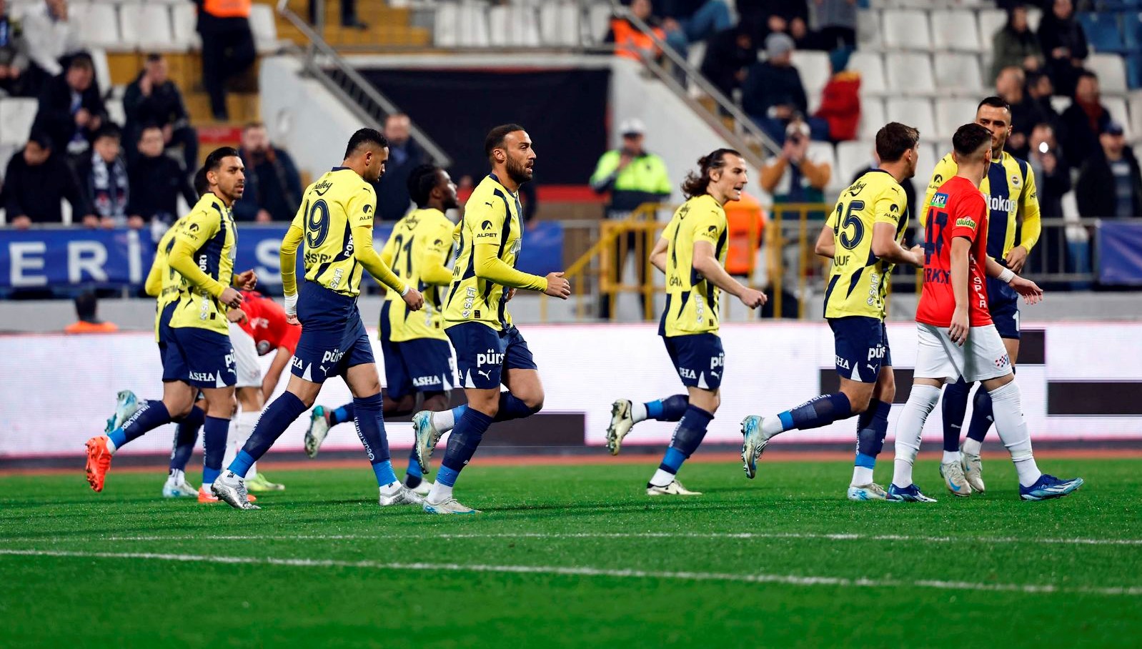 cenk tosunun yeni adresi uzak dogu fenerbahce muahedeye vardi pumnbsVZ