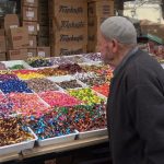 cesit cesit seker ve kolonyalar tezgahta UjDgymKq