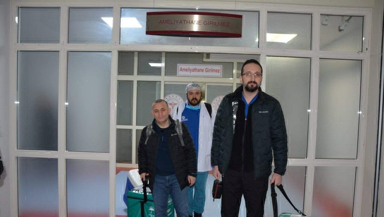 Motosiklet kazasında vefat eden sürücünün organları 2 kişiye hayat verdi 71 cet carpan motosiklet soforunun bobrekleri 2 hastaya umut oldu KWTnC1jw