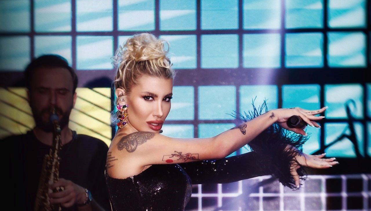 ceylan ertem hadise ile irem dericiyi gaye aldi kabul etsek mi sanki SuFRryYU