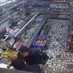 cezaevi firarisi markette dehset sacti bicak cekip mermer firlatti GcCYK6mk