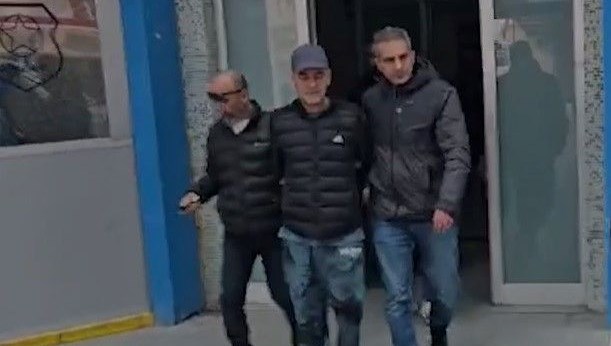 Mehmed'in Aşkı: Geçmişin Gölgeleri Altında Yeni Bir Başlangıç! 71 cezaevinden firar etti oglunun meskeninde yakayi ele verdi