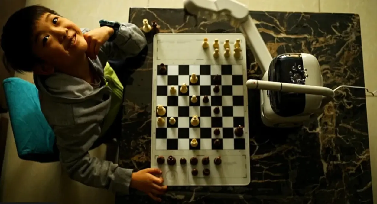 cin yapay zeka ile satrancta gencleri egitiyor ApWsS1fd