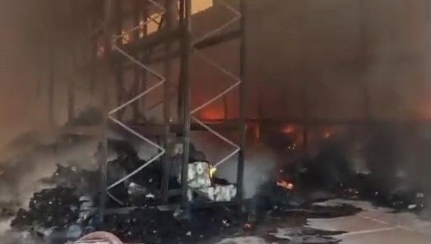 cizrede besin imalathanesinin deposu yandi YleM929m