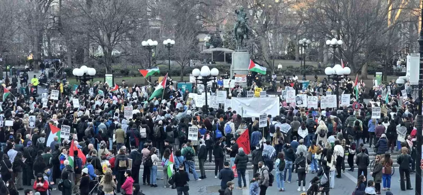 columbia universitesinde mahmoud khalil icin protesto dRW8Rb4c