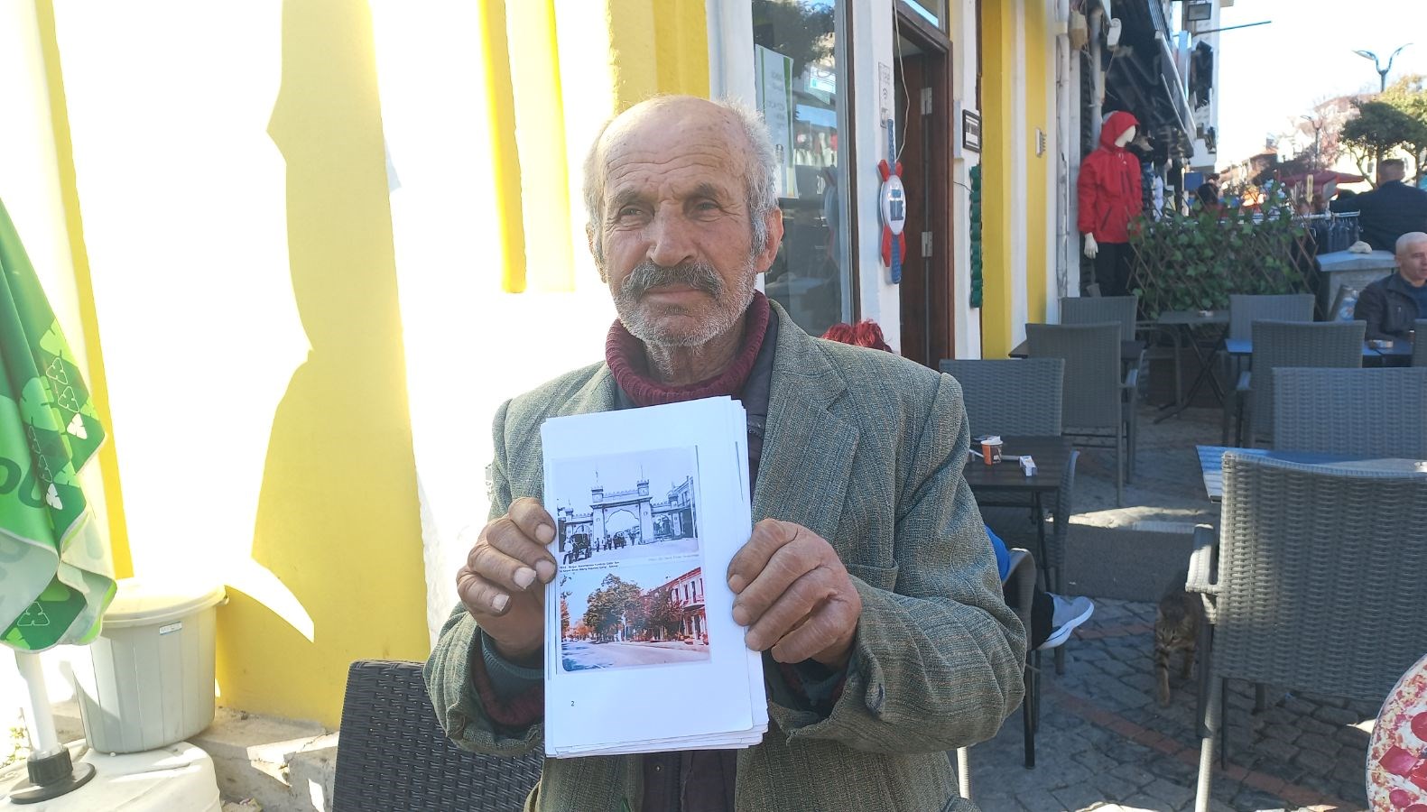 dedesi bulgaristandan getirmis 65 sene evvel aldigi fotografi 10 liraya satiyor