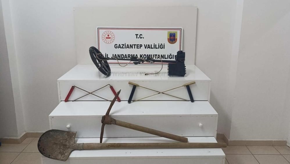 Tutuklu Kaygısı: Kaçak Hafriyat İtfaiyesi Mağduru! 71 definecilere sucustu kacak hafriyat yapan ikikisi gozaltinda fTCHZsiE